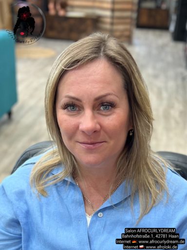 glatte Haare, Frisur in Haan